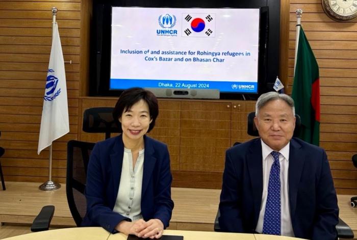 unhcr staff and korea representative