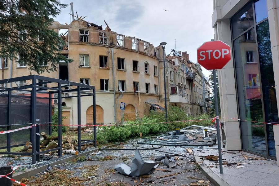 UNHCR and partners responded after a large missile attack on Lviv, Ukraine. © UNHCR/Olga Borymchuk 