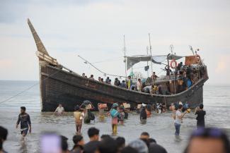 boat with refugees